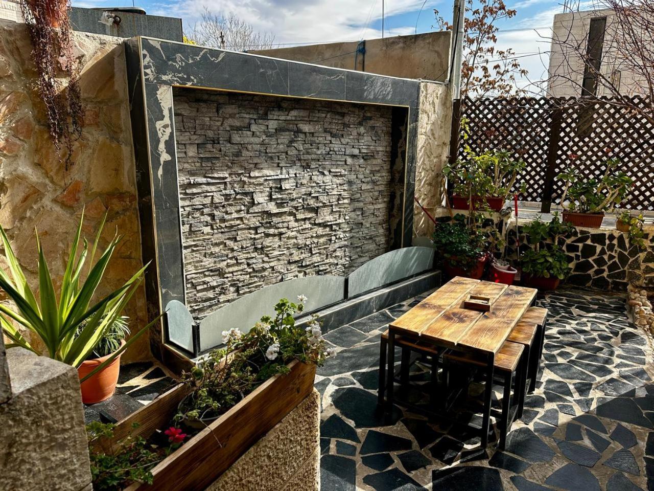 Beit Ahlan Hotell Amman Exteriör bild