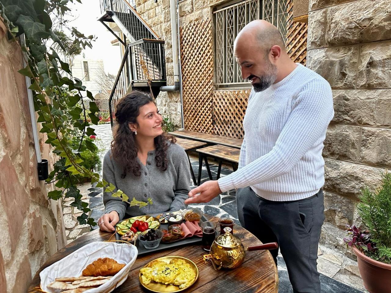 Beit Ahlan Hotell Amman Exteriör bild